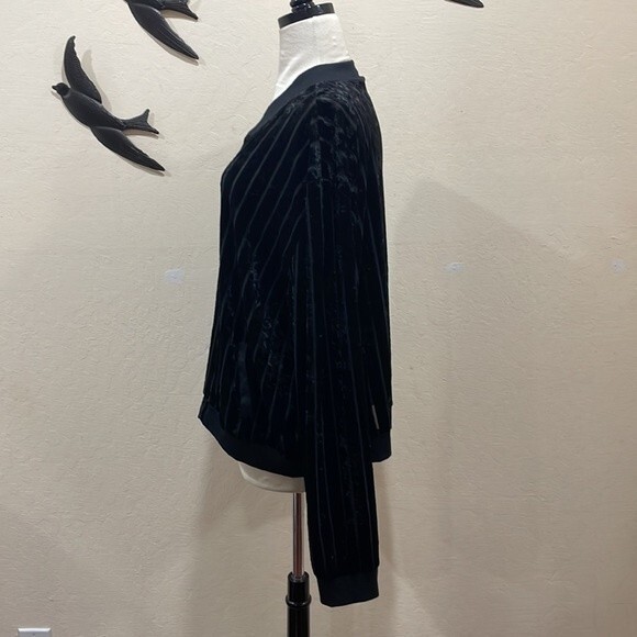 NEW!  LuLaRoe Stevie Black Velvet Shimmer Bomber Jacket - 3XL - Picture 2 of 6